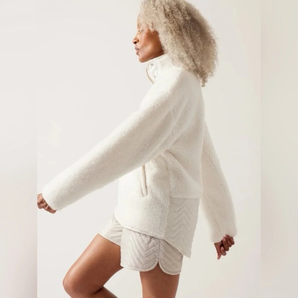 NWT! Athleta Women’s Magnolia White Cozy Snap Sherpa Sweatshirt